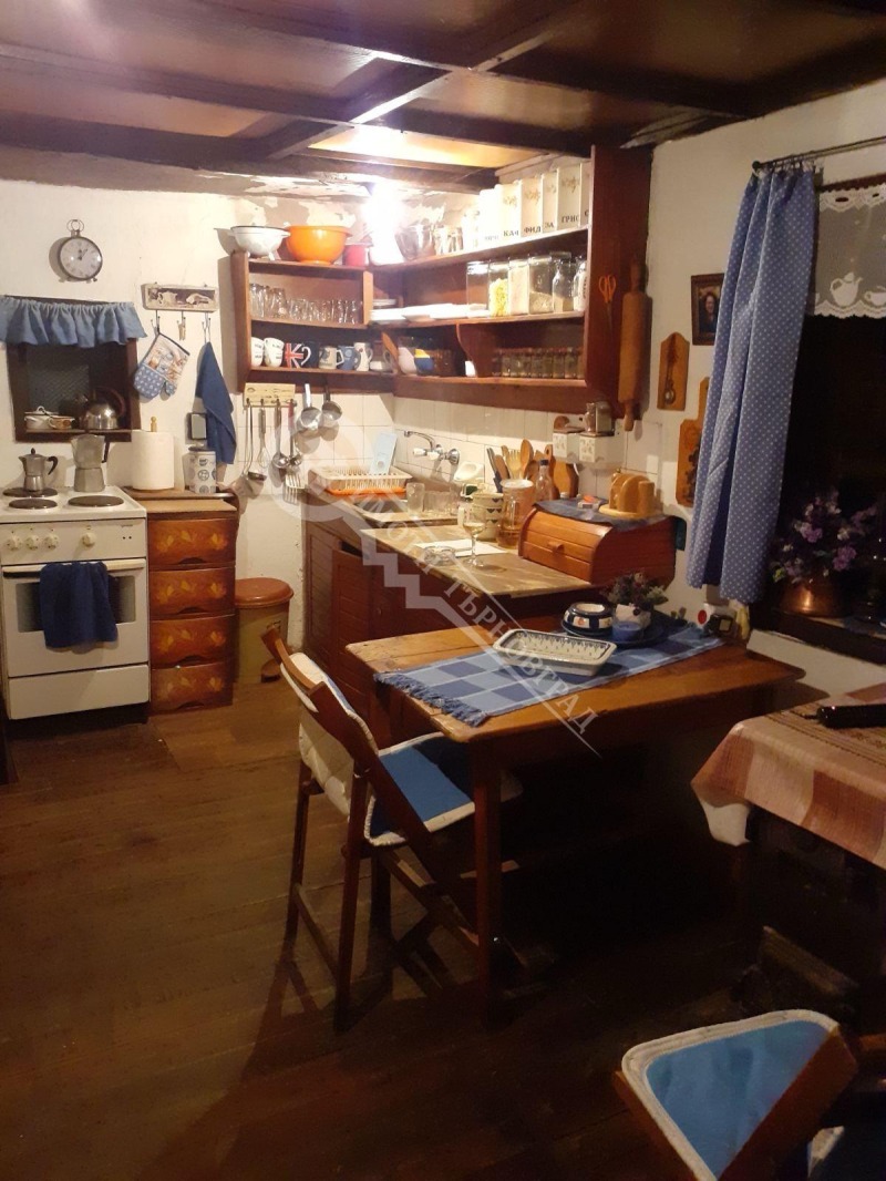 Продава КЪЩА, с. Средни колиби, област Велико Търново, снимка 8 - Къщи - 52036719