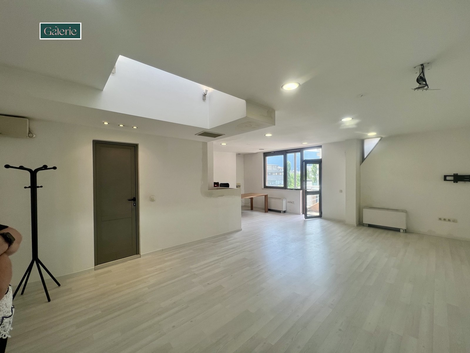 Продава 2-СТАЕН, гр. София, Хиподрума, снимка 2 - Апартаменти - 54758661