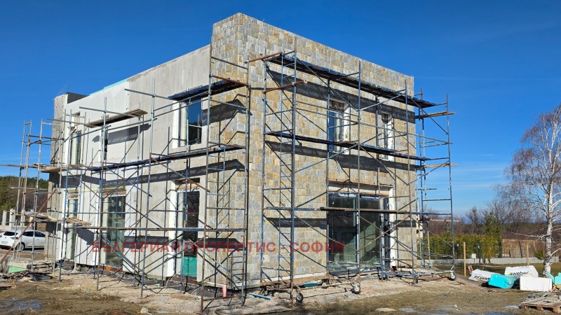 Продава КЪЩА, гр. София, с. Бистрица