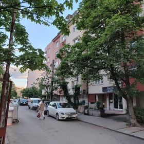 3-стаен град София, Белите брези 2