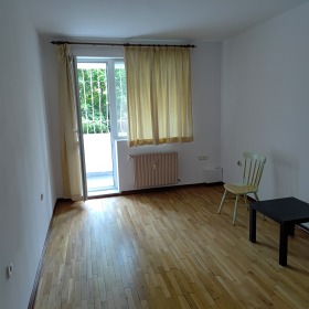 3-стаен град София, Белите брези 10
