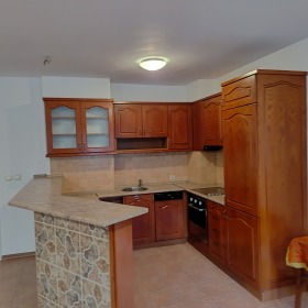 3-стаен град София, Белите брези 8