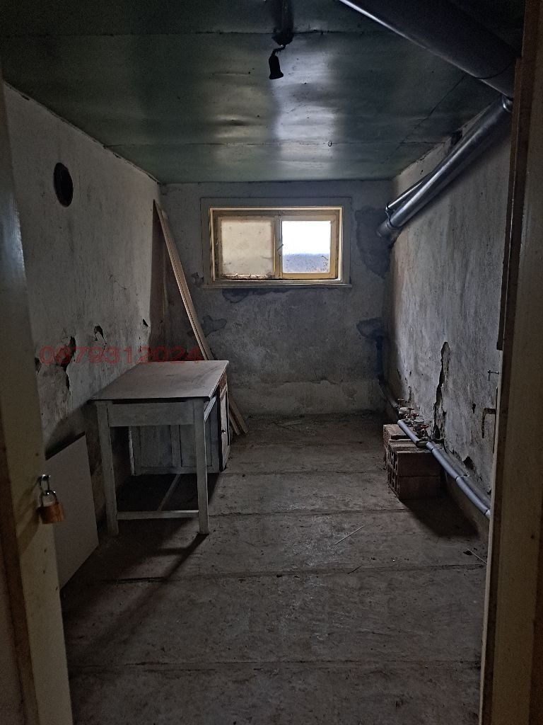 Продава ЕТАЖ ОТ КЪЩА, гр. Ловеч, Гозница, снимка 2 - Етаж от къща - 53026742