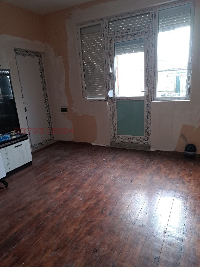 Продава ЕТАЖ ОТ КЪЩА, гр. Ловеч, Гозница, снимка 7 - Етаж от къща - 53026742