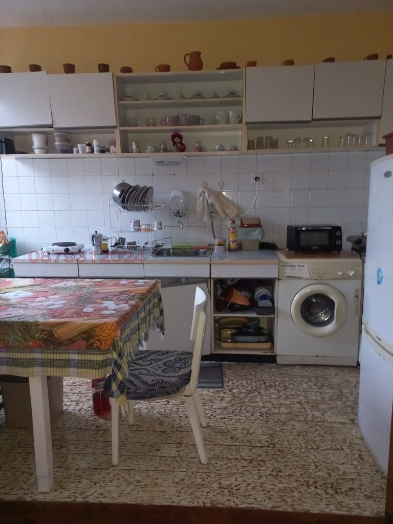 Продава ЕТАЖ ОТ КЪЩА, гр. Ловеч, Гозница, снимка 6 - Етаж от къща - 53026742