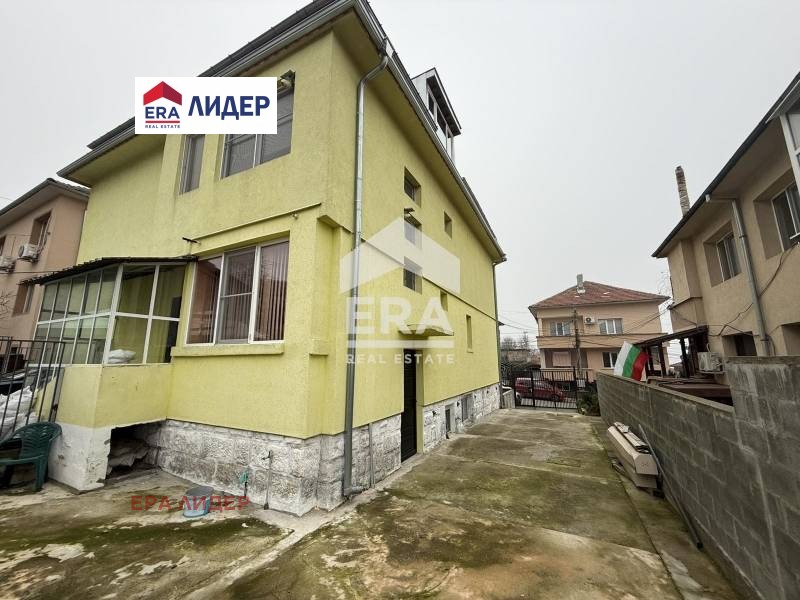 Продава ЕТАЖ ОТ КЪЩА, гр. Русе, Дружба 2, снимка 2 - Етаж от къща - 52822389