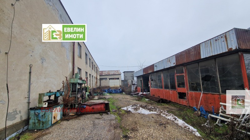 Продава ПРОМ. ПОМЕЩЕНИЕ, с. Просена, област Русе, снимка 2 - Производствени сгради - 53416524