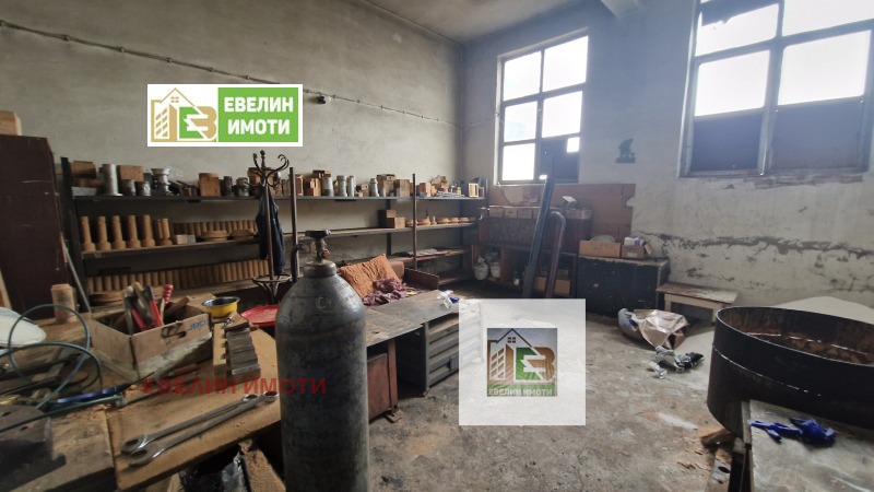 Продава ПРОМ. ПОМЕЩЕНИЕ, с. Просена, област Русе, снимка 8 - Производствени сгради - 53416524