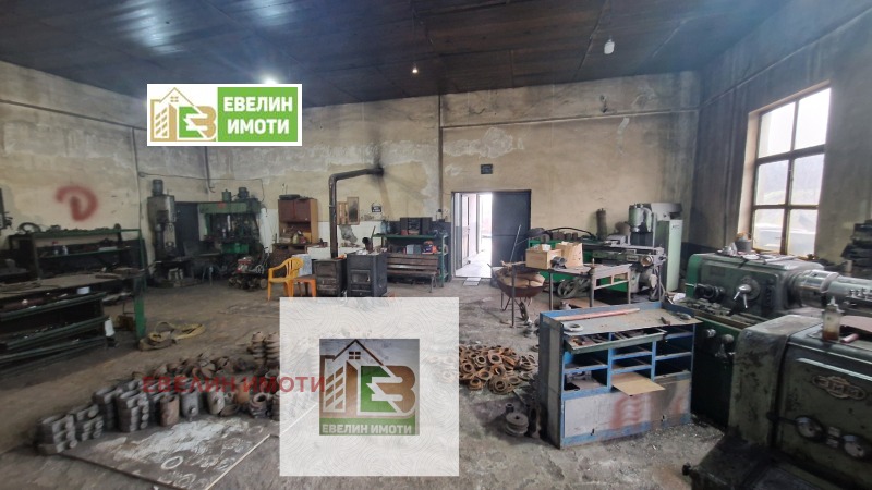 Продава ПРОМ. ПОМЕЩЕНИЕ, с. Просена, област Русе, снимка 4 - Производствени сгради - 53416524