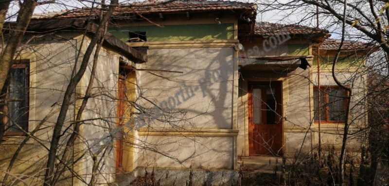 Продава КЪЩА в област Добрич, с. Дъбрава - 61 кв.м / 15 000 € » 29 337.45 лв., ВАРНА НОФ ПРОПЪРТИС