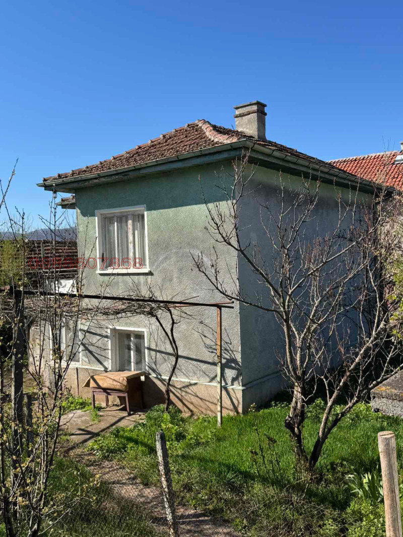 Продава КЪЩА, с. Лобош, област Перник, снимка 8 - Къщи - 52785310