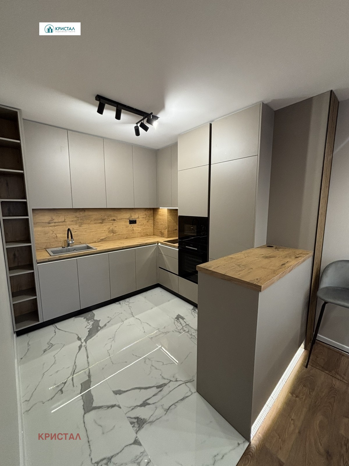 Продава МНОГОСТАЕН, гр. Пловдив, Тракия, снимка 2 - Апартаменти - 55065864