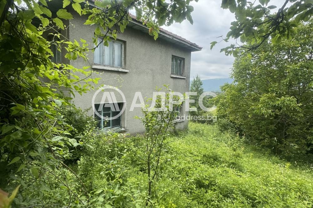 Продава КЪЩА, с. Миланово, област София област