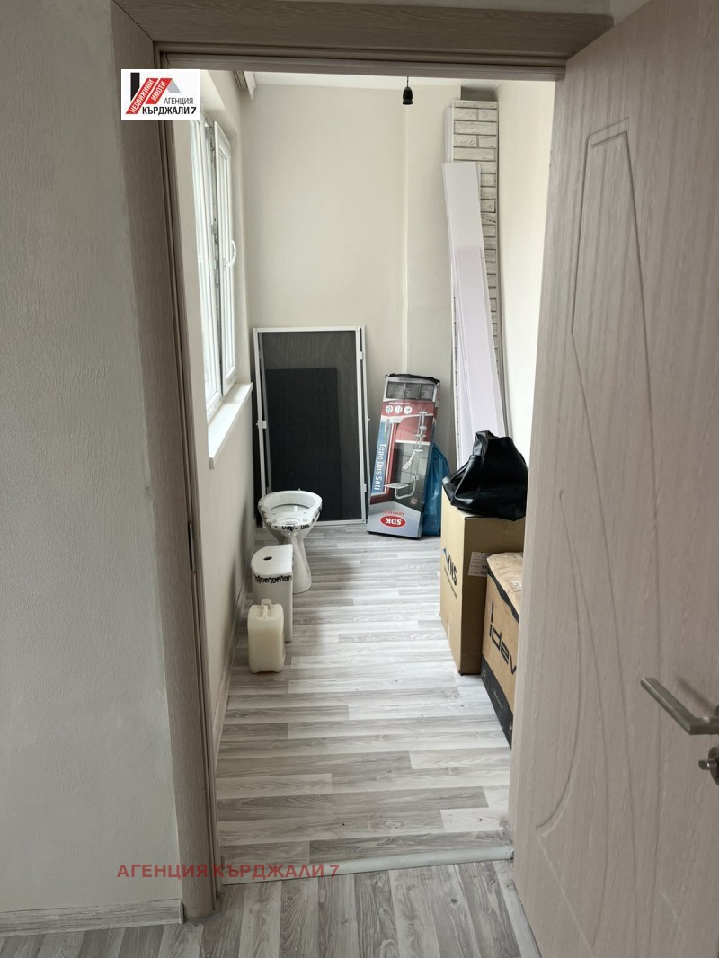 Продава 2-СТАЕН, гр. Кърджали, Възрожденци, снимка 8 - Апартаменти - 53322808
