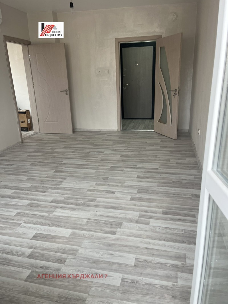 Продава 2-СТАЕН, гр. Кърджали, Възрожденци, снимка 9 - Апартаменти - 53322808