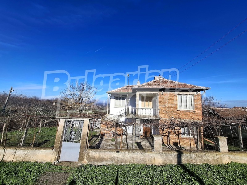 Продава КЪЩА, с. Маломирово, област Ямбол, снимка 2 - Къщи - 53231855