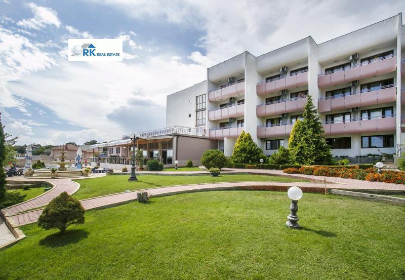 Продава  Хотел, град Варна, м-т Ален мак • 1 600 000 EUR • ID 83217566 — holmes.bg - [1] 