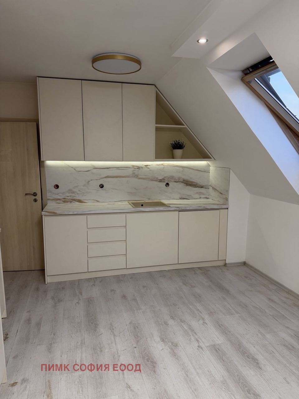 Продава 3-СТАЕН, гр. София, Редута, снимка 2 - Апартаменти - 54041935