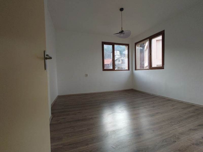 Продава ЕТАЖ ОТ КЪЩА, гр. София, с. Кокаляне, снимка 8 - Етаж от къща - 53629339