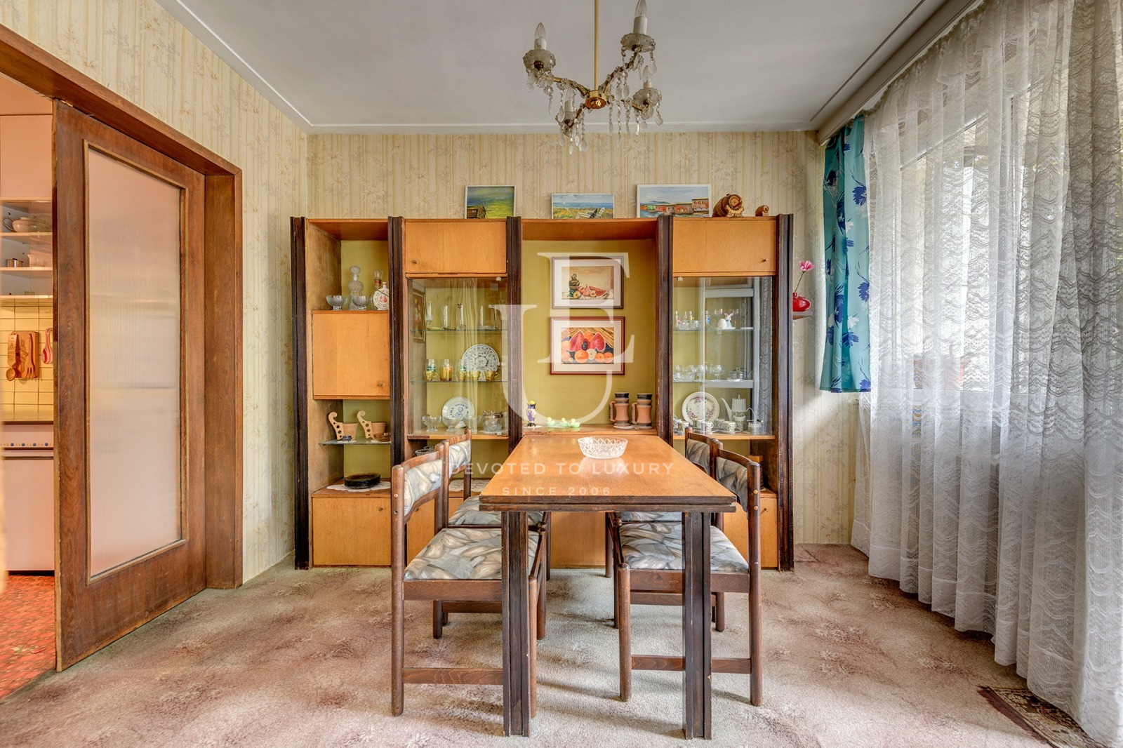 Продава 4-СТАЕН, гр. София, Център, снимка 2 - Апартаменти - 55173202