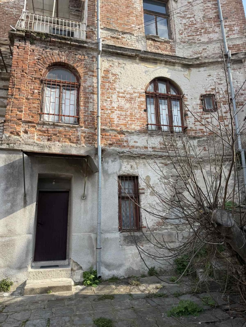 Продава ЕТАЖ ОТ КЪЩА в град Пловдив, Център - 52 кв.м / 125 000 € » 244 478.75 лв., ВИВА КОНСУЛТ