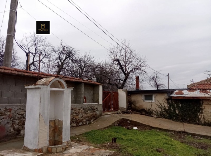 Продава КЪЩА, гр. Карлово, област Пловдив