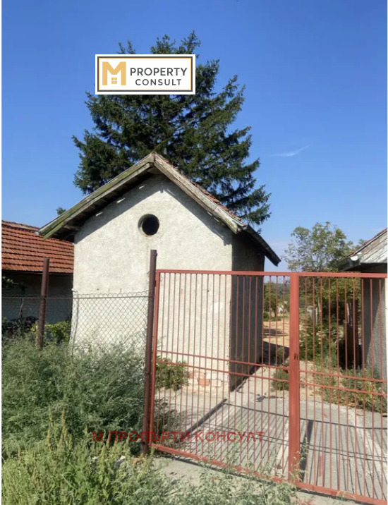 Продава ВИЛА, гр. Плевен, м-т Стражата, снимка 2 - Вили - 54251410