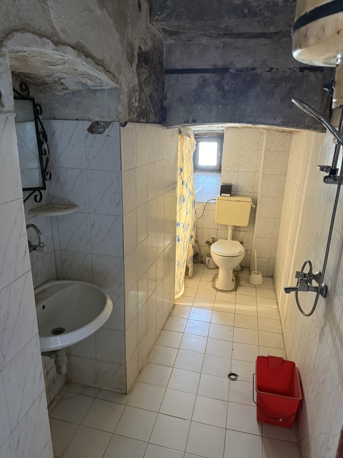 Продава ЕТАЖ ОТ КЪЩА, гр. Пловдив, Център, снимка 6 - Етаж от къща - 53875511