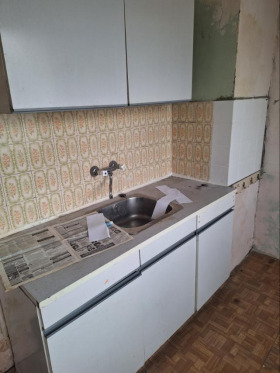 2 Schlafzimmer Iztok, Pernik