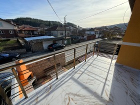 Haus Batanowzi, region Pernik 8