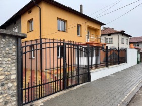 Huis Batanovtsi, regio Pernik 1