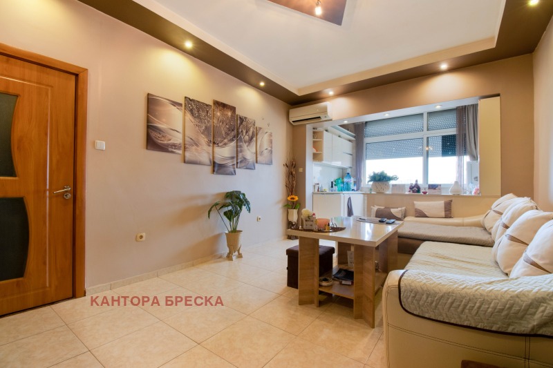 Продава 3-СТАЕН, гр. Пловдив, Тракия, снимка 3 - Апартаменти - 52721432