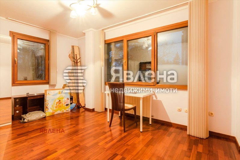 Продава 4-СТАЕН, гр. София, Изток, снимка 15 - Апартаменти - 55905527