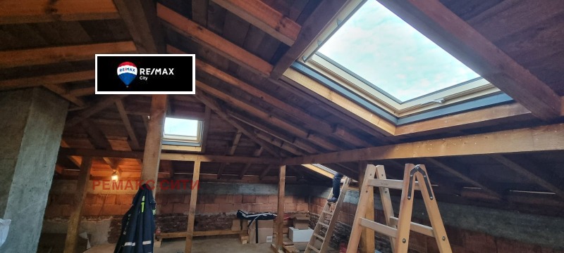 Продава ЕТАЖ ОТ КЪЩА, гр. София, област София-град, снимка 11 - Етаж от къща - 52733855