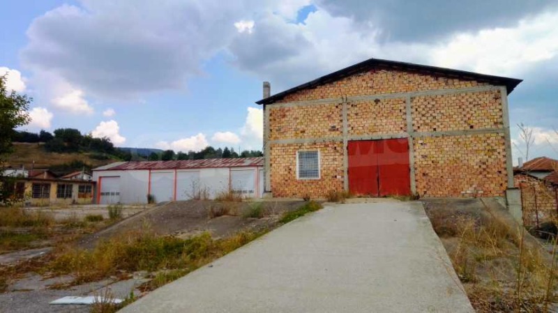Продава СКЛАД в област Габрово, гр. Севлиево - 2064 кв.м / 502 180 € » 982 178.71 лв., СУПРИММО ОФИСИ В СТРАНАТА