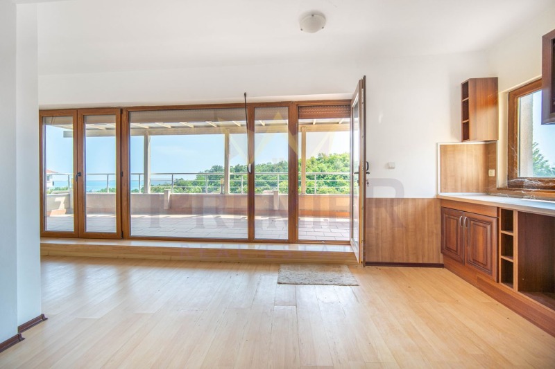 Продава 3-СТАЕН, гр. Балчик, област Добрич, снимка 4 - Апартаменти - 53085837