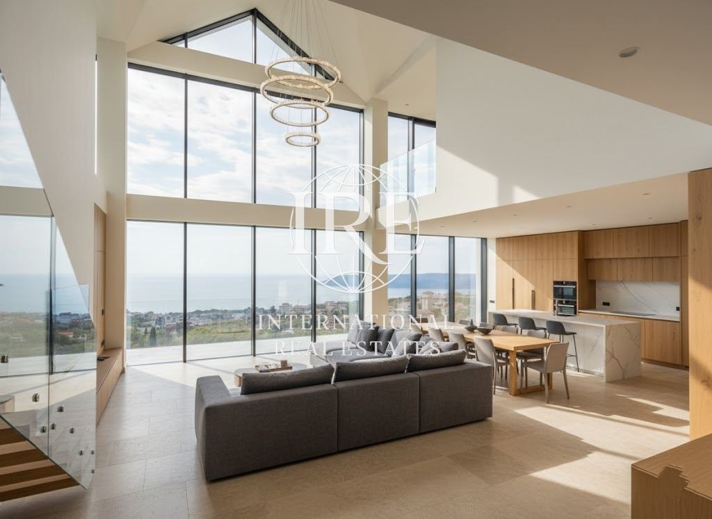 Продава 4-СТАЕН, гр. Варна, Бриз, снимка 2 - Апартаменти - 52077106
