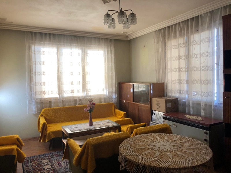 Продава  Етаж от къща област Пловдив , гр. Карлово , 125 кв.м | 87226193