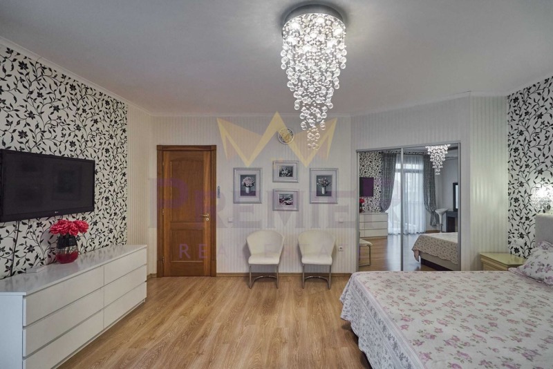 In vendita  2 camere da letto Varna , Briz , 133 mq | 88376701