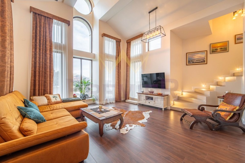 Продава  4-стаен град Варна , Бриз , 350 кв.м | 91067448