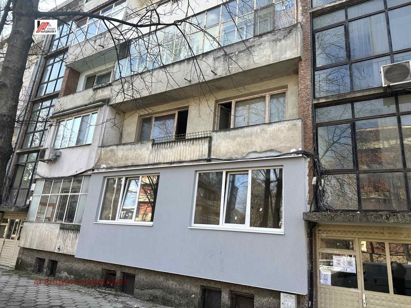 Продава 3-СТАЕН, гр. Кърджали, Център, снимка 7 - Апартаменти - 53882429