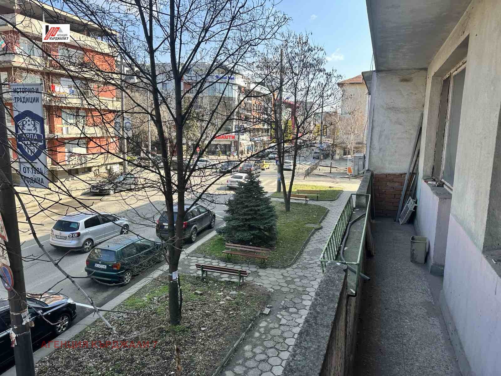 Продава 3-СТАЕН, гр. Кърджали, Център, снимка 4 - Апартаменти - 53882429