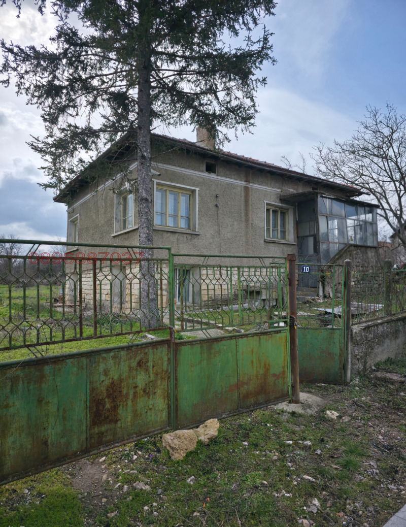Продава КЪЩА в област Видин, гр. Грамада - 180 кв.м / 17 640 € » 34 500.84 лв.