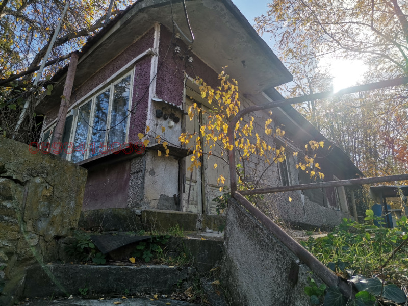 Продава ВИЛА, гр. Севлиево, област Габрово, снимка 5 - Вили - 52779806