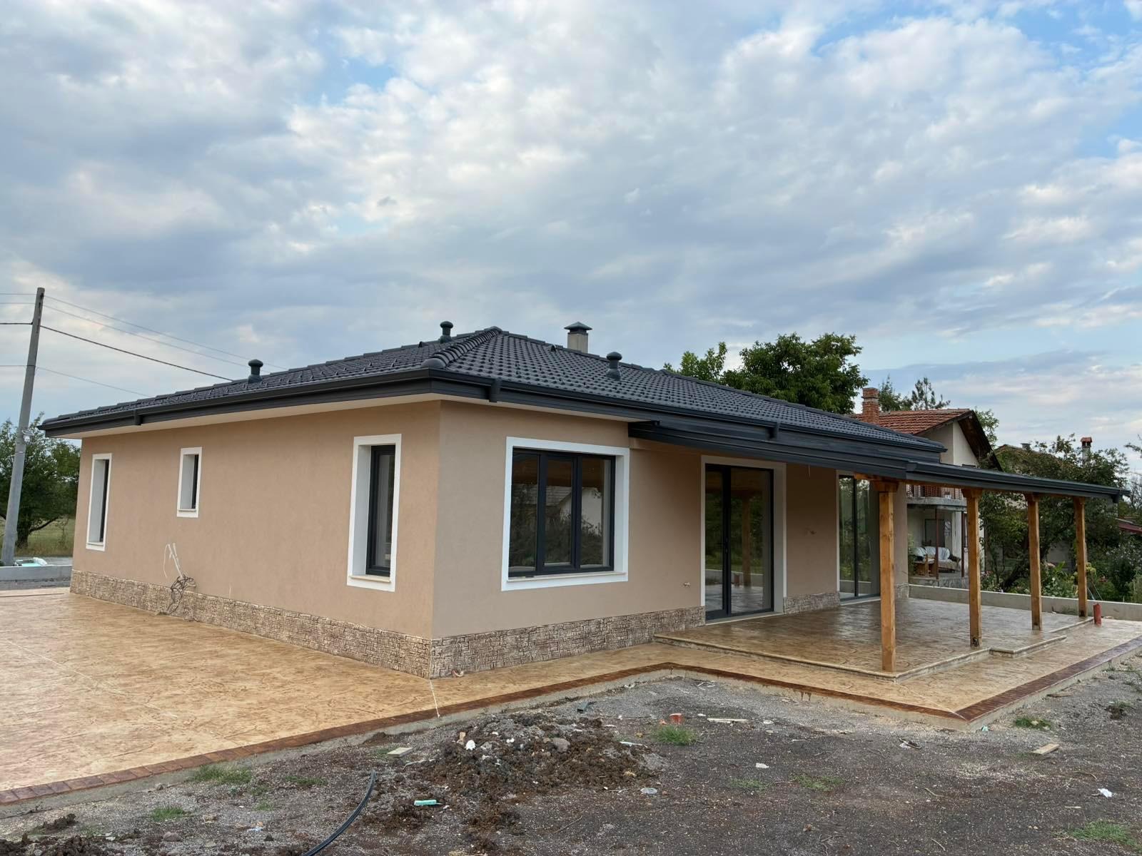 Продава КЪЩА, с. Сираково, област Хасково, снимка 2 - Къщи - 53676171