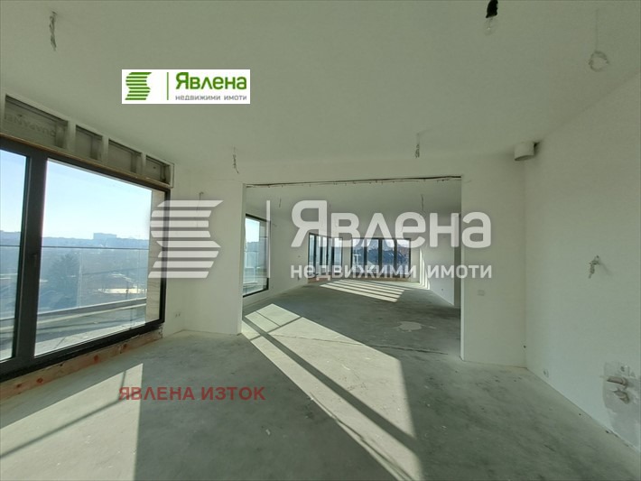 Продава МНОГОСТАЕН, гр. София, Изток