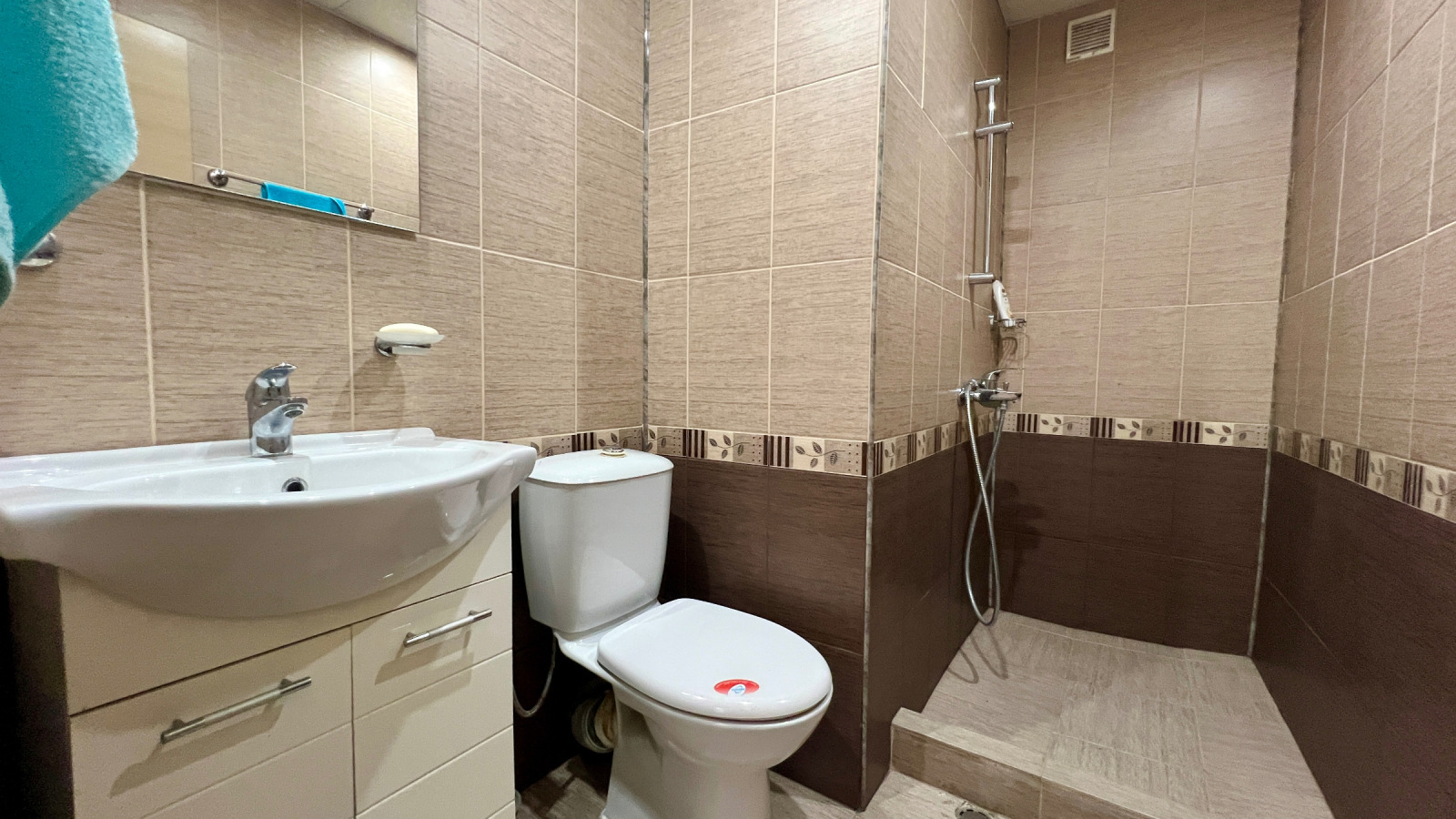 Продава 2-СТАЕН, гр. Лом, област Монтана, снимка 12 - Апартаменти - 56234187