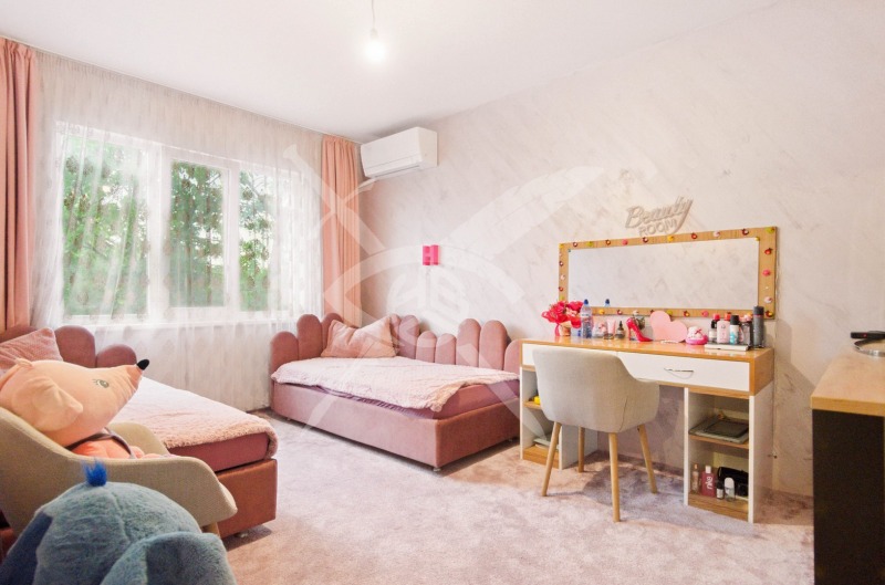 Na prodej  1 ložnice Sofia , Tolstoj , 64 m2 | 88438842