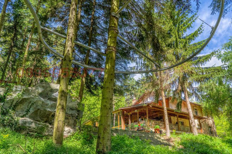 Продава ХОТЕЛ, с. Крушуна, област Ловеч, снимка 2 - Хотели - 52780929