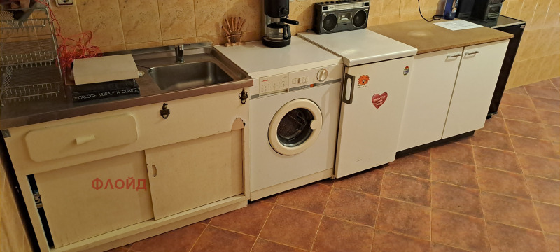 Продава ГАРАЖ, ПАРКОМЯСТО, гр. София, Карпузица, снимка 6 - Гаражи и паркоместа - 52454594